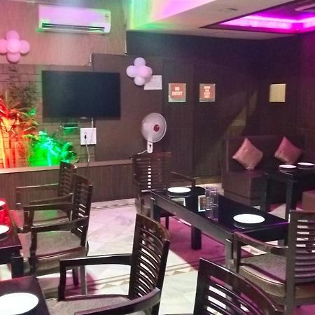 Rass Hotel Kanpur Exterior foto