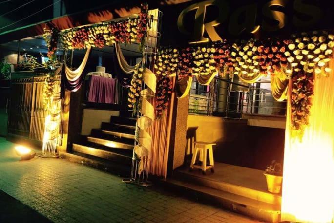 Rass Hotel Kanpur Exterior foto