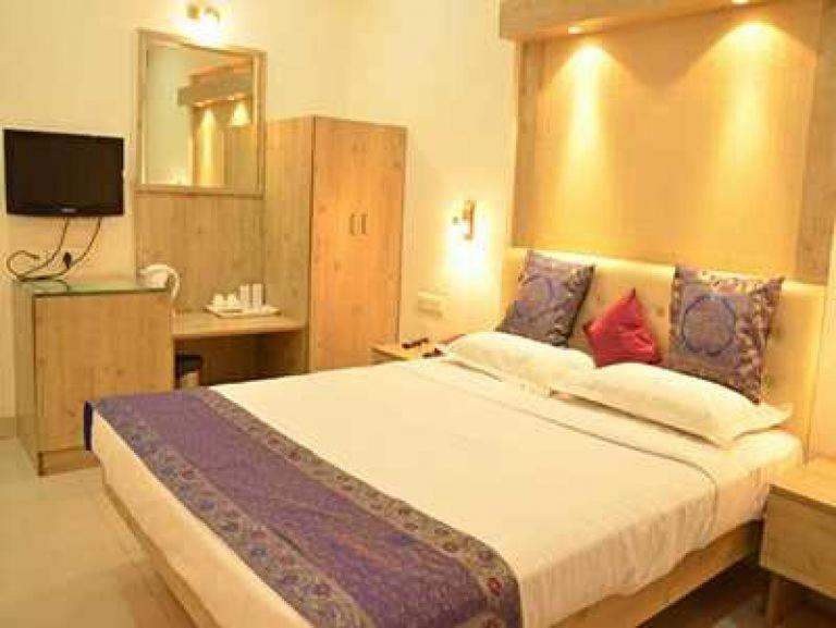 Rass Hotel Kanpur Exterior foto