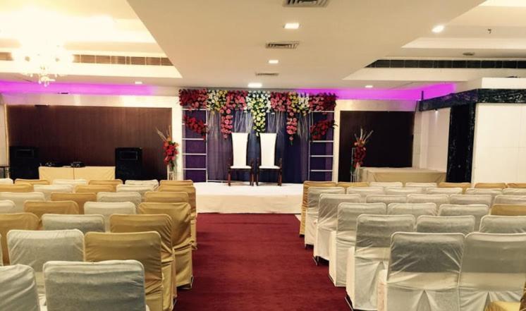 Rass Hotel Kanpur Exterior foto