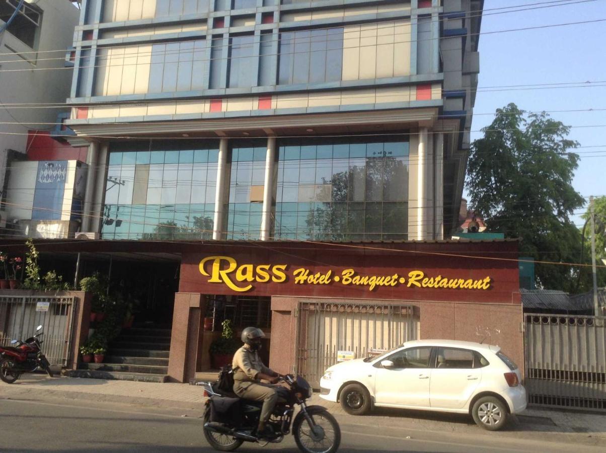 Rass Hotel Kanpur Exterior foto