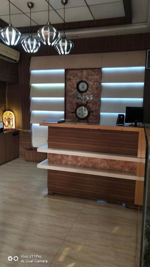 Rass Hotel Kanpur Exterior foto