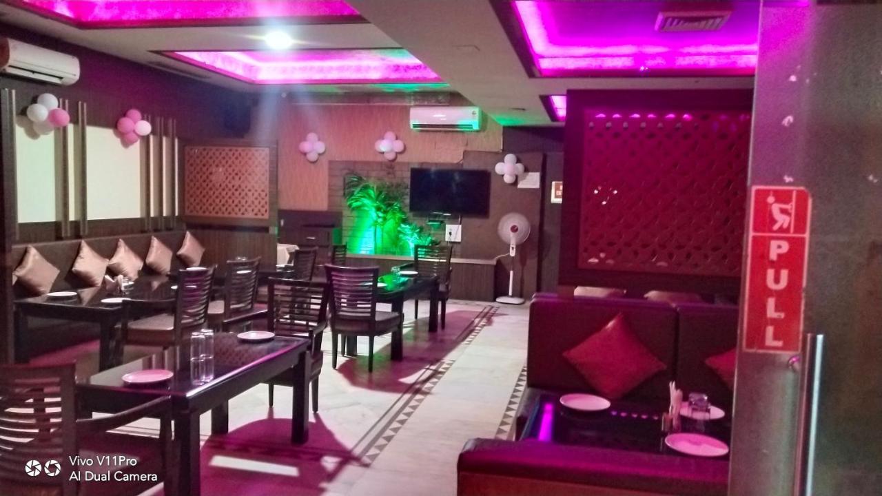 Rass Hotel Kanpur Exterior foto
