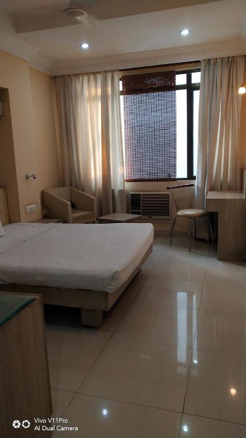 Rass Hotel Kanpur Exterior foto