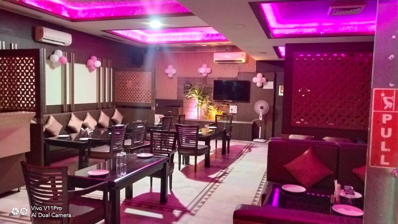 Rass Hotel Kanpur Exterior foto