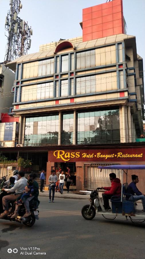 Rass Hotel Kanpur Exterior foto