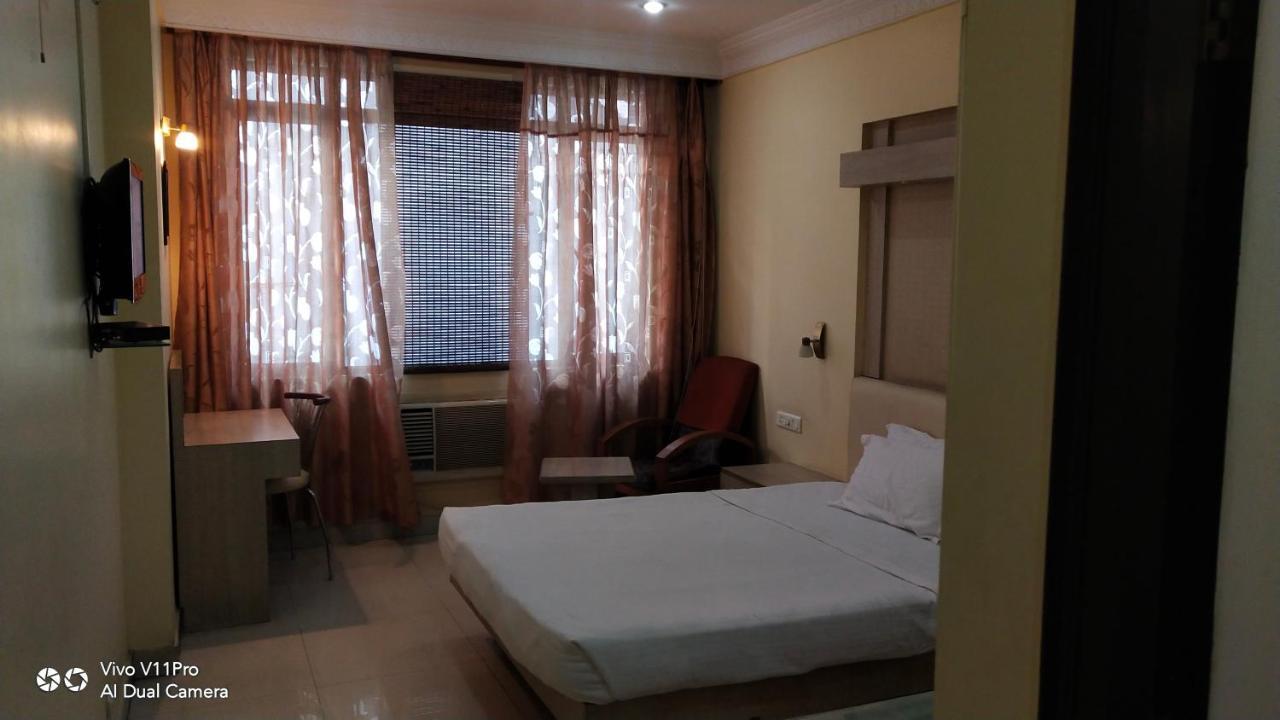 Rass Hotel Kanpur Exterior foto
