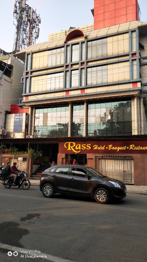 Rass Hotel Kanpur Exterior foto